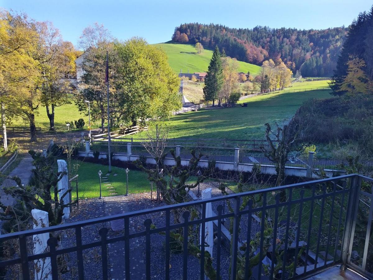 Gasthaus Meinradsberg 아인지델른 외부 사진